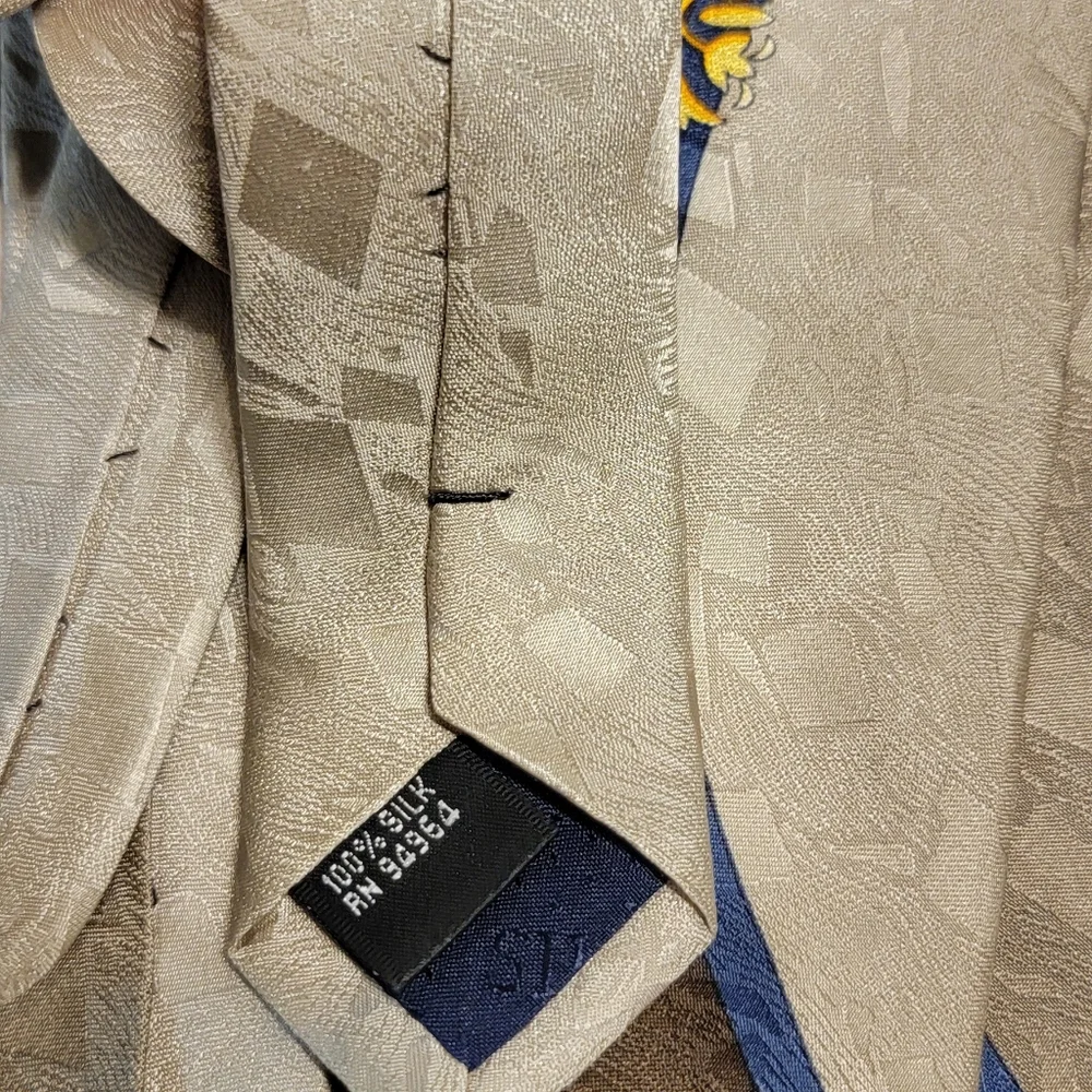 T.Edwards Mens Classic 100% Silk Designer Luxury Tie‎ 61in Long 4in Width